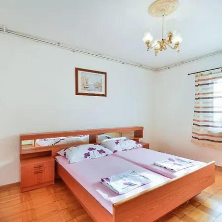 Basic Mario By Interhome Apartamento Vir